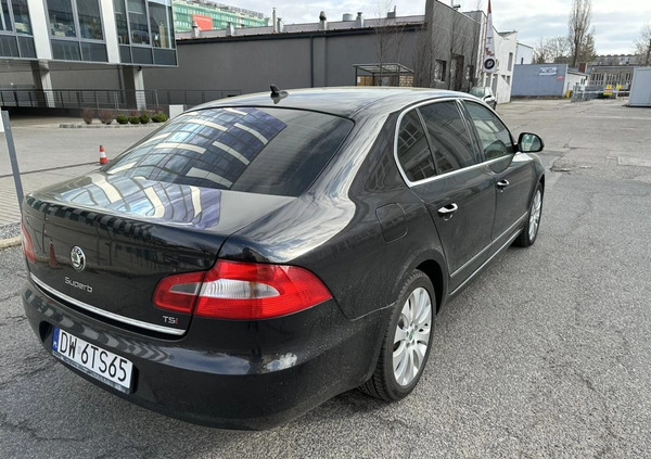 Skoda Superb cena 39999 przebieg: 173500, rok produkcji 2012 z Wrocław małe 172
